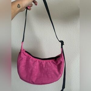 Baggu Small Crescent in Azalea Pink